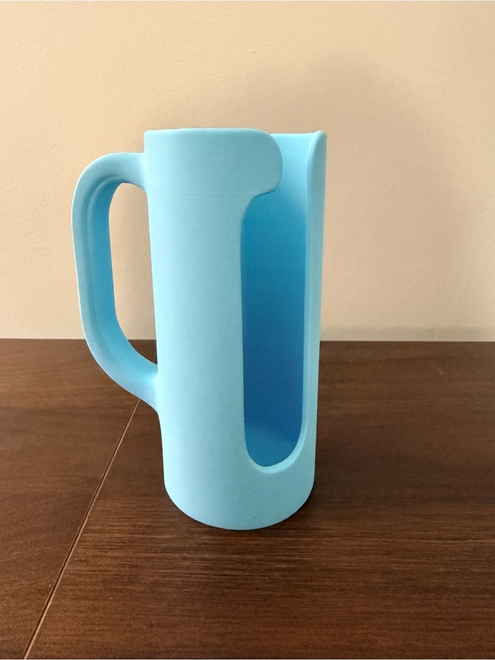Aqua Blue Skinny Can Sipper with Ergonomic Handle